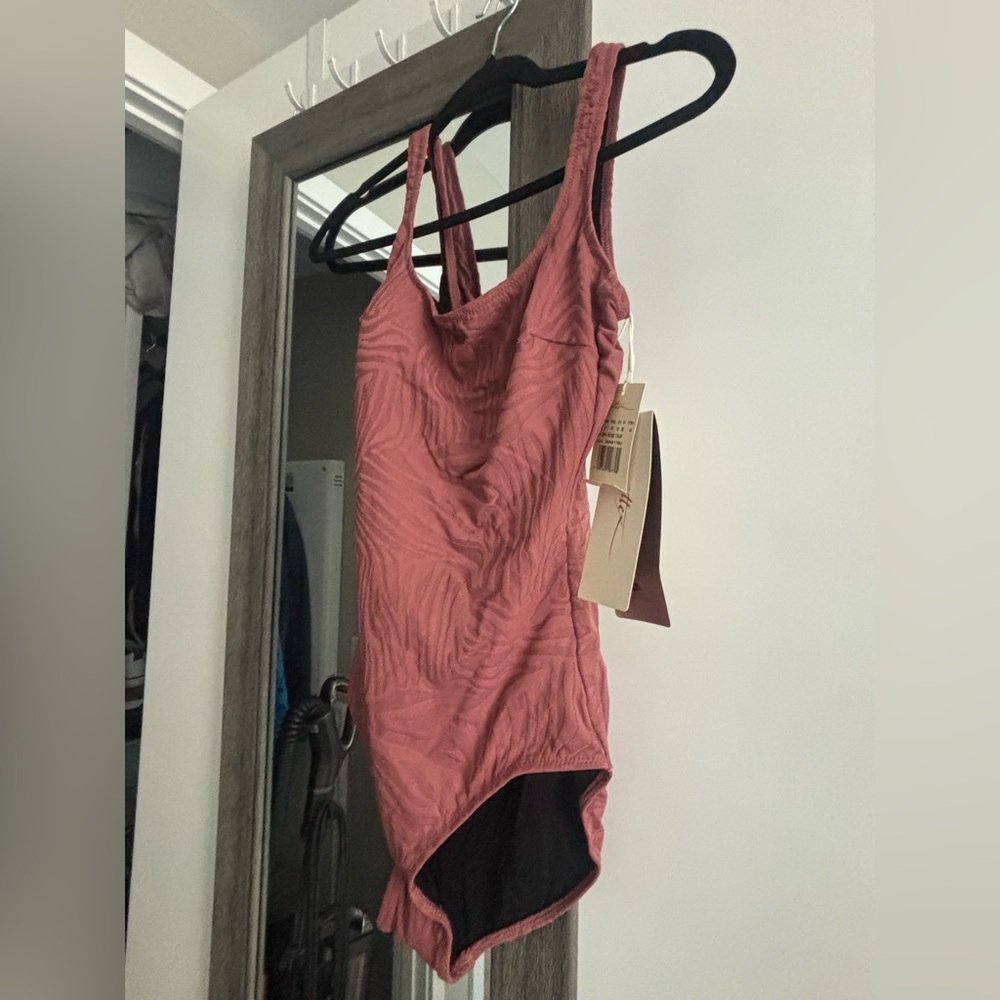 Women's Pink NEW bathing suit (never worn)